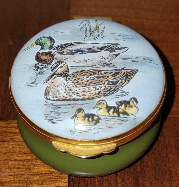 Vintage Crummles England Ducks Family Porcelain Pill Trinket Box