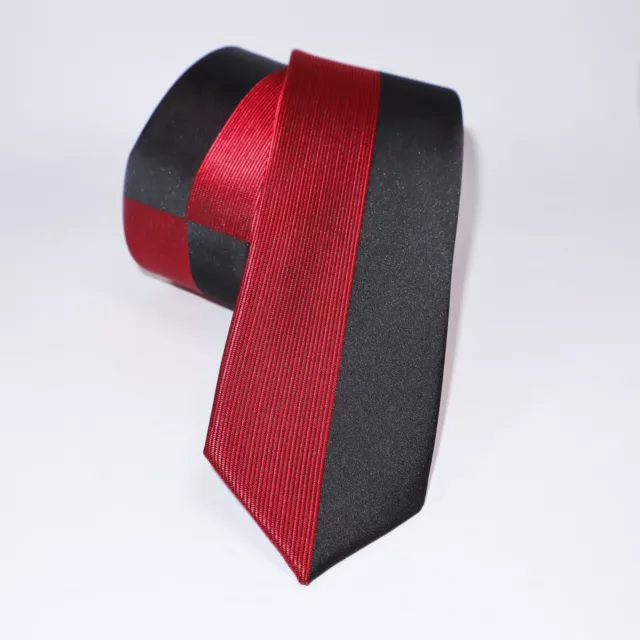 Corbata color rojo y negro de tela polifibras para vestir elegante 3