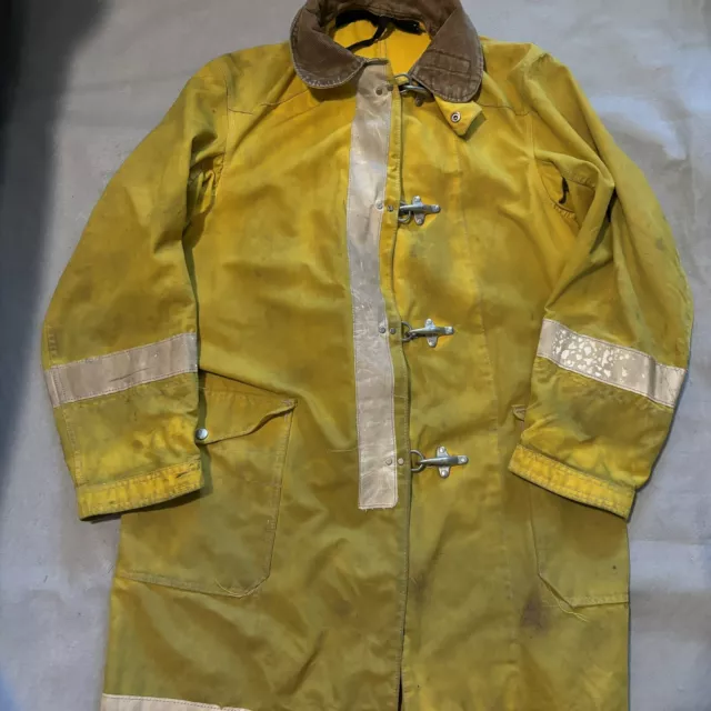 Vintage GLOBE firefighter fireman turnout bunker metal clasp jacket coat sz 40