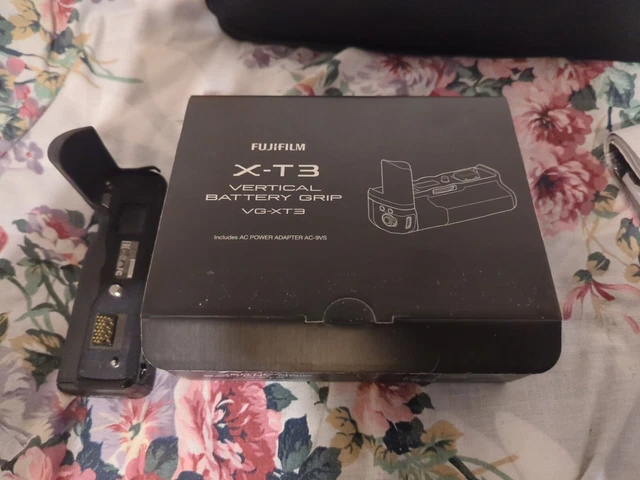 Fuji X-T3 Vertical Battery Grip VG-XT3