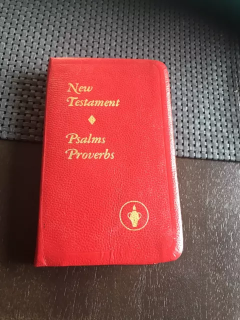 New Testament Psalms Porverbs, vintage 1977, HB Gideons International
