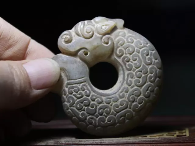 Chinese Old Jade Stone Handmade Carved Dragon Yu Bi Pei Amulet Pendant JV031