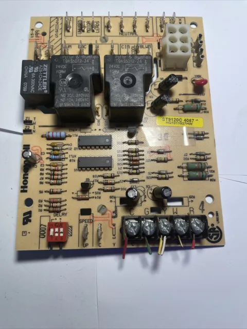 Honeywell HQ1011927HW Furnace Control Circuit Board (ST9120C4057)