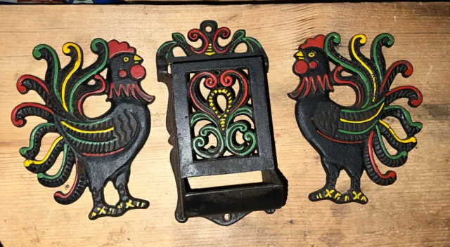 Pair of 6” Vintage Wilton Cast Iron Roosters ~ Trivets / Wall Hangings Set