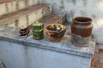 Lot de 4 poteries en terre cuite dont un mortier en terre mélée
