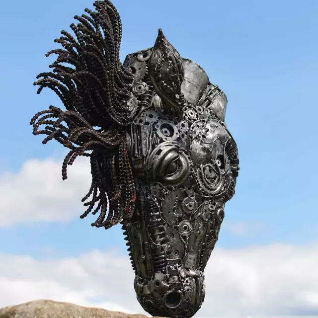 Deluxe Heavy Duty Recycled Chain Metal Horse Head Ornament Sculpture