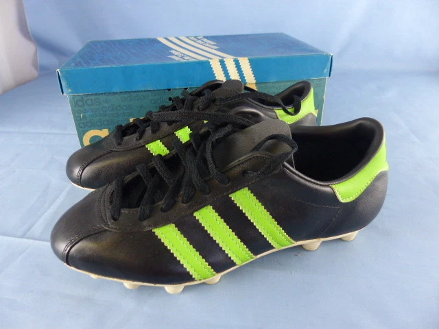 ANCIEN OBJET RARE chaussures de rugby anciennes olg mondial rugby shoes vintage EUR 79,00