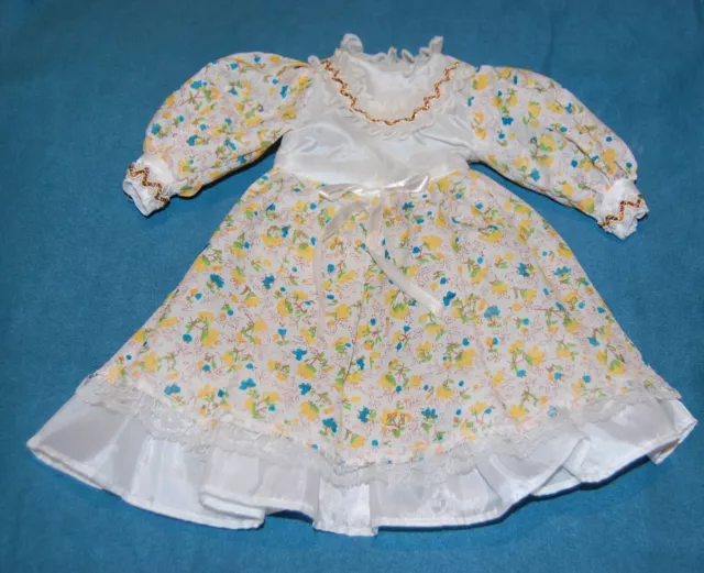 Altes Puppen Kleid für  Puppe Gesamtlänge ca.26 cm Spitze Baumwolle, Viskose