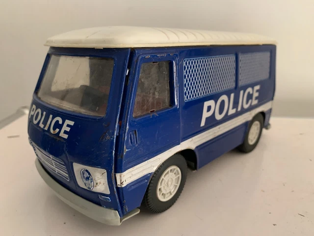 PEUGEOT J7 AMBULANCE A FRICTION JOUSTRA EN TOLE ET PLASTIQUE SANS BOITE