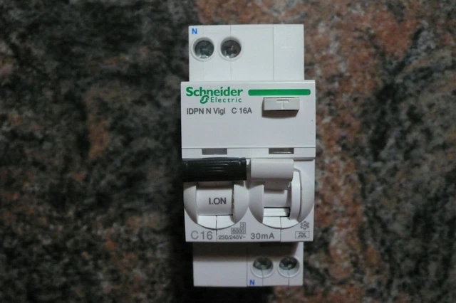 Disjoncteur Différentiel RCBO Electraline 16A Type A Courbe C 30mA – 1P+N