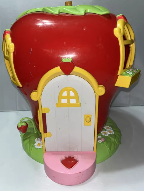 Strawberry Shortcake Berry Sweet House Carry Case 2003 Bandai + Dolls,Bed, cycle