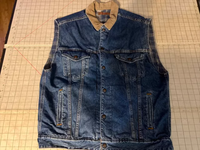 VTG Levi's USA Denim Trucker Snaps Plaid Lined Vest Large Distressed Collared