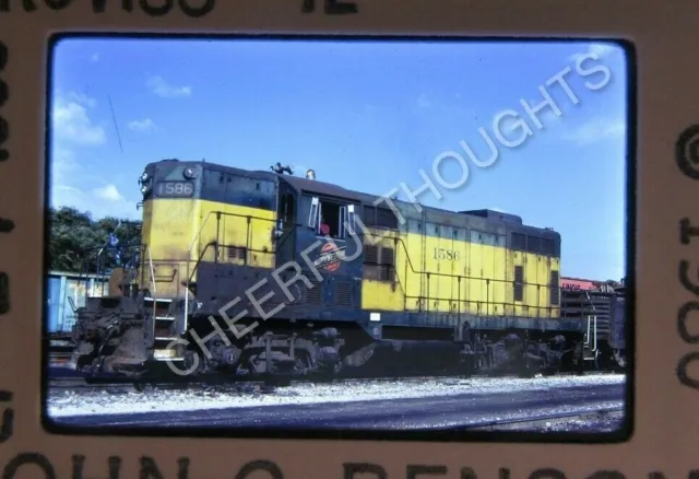 Original '80 Kodachrome Slide CNW Chicago Northwestern 1586 GP7 Proviso    27R55