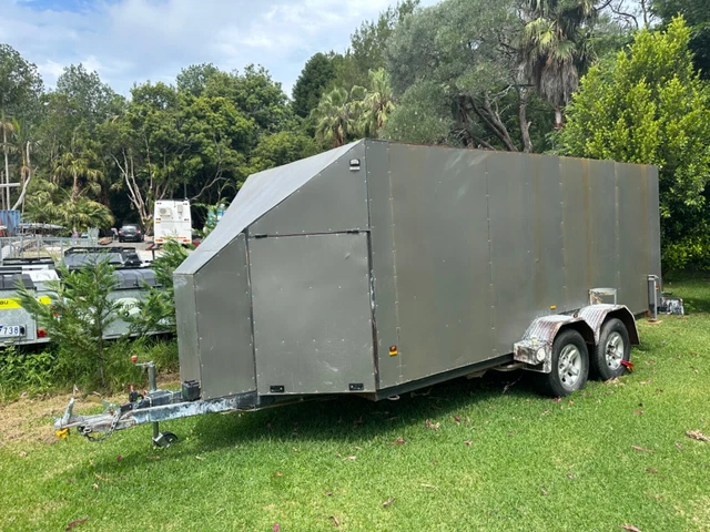 2008 large custom toy hauler 20x6 11 months rego