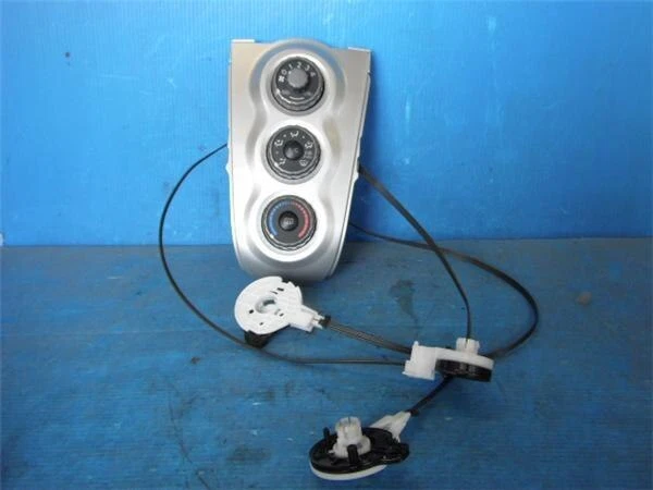 TOYOTA Vitz 2005 CBA-NCP95 Pannello di controllo A/C [usato] [PA02053294]