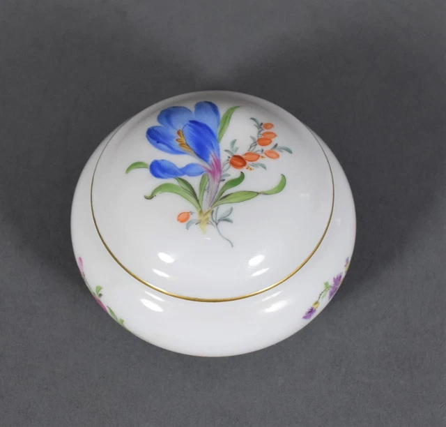 Meissen Deckeldose Pillendose Dose Blumen flowers porcelain lidded box マイセン 邁森