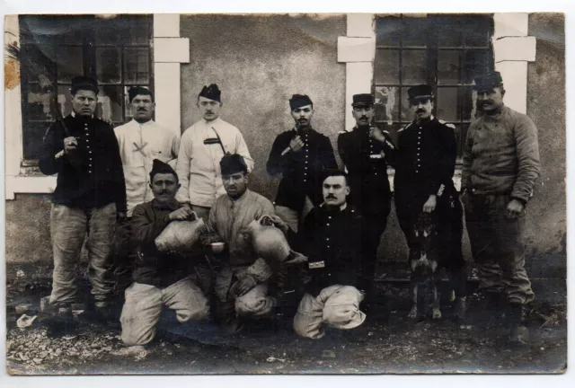 Thème VIE MILITAIRE & Guerre - CARTE PHOTO Non située - Soldats (éditeur à TOUL)
