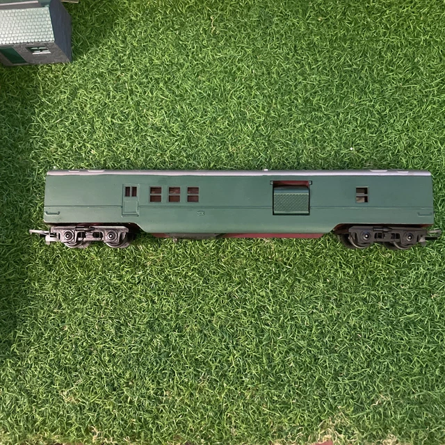 Postage Service 00 GAUGE TRI-ANG R119 Mail Express Operating Coach Painted Southern ...