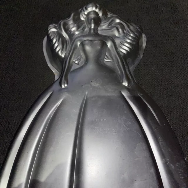 Wilton Barbie Vintage 1992 Cake Pan