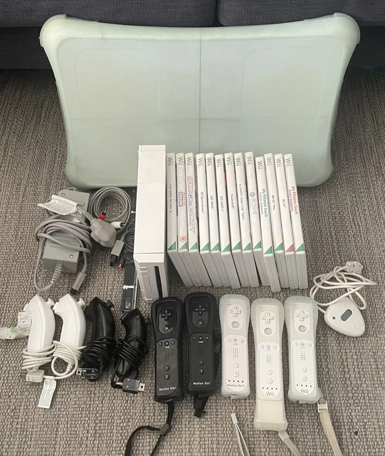 NINTENDO WII CONSOLE Bundle Wii Fit Balance Board Games