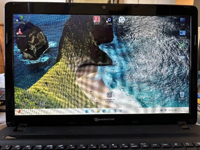 PC Portable Packard Bell Easynote Hera GL 15" - Processeur T3400, 3 Go RAM, 160 Go HDD, Windows 10, Occasion