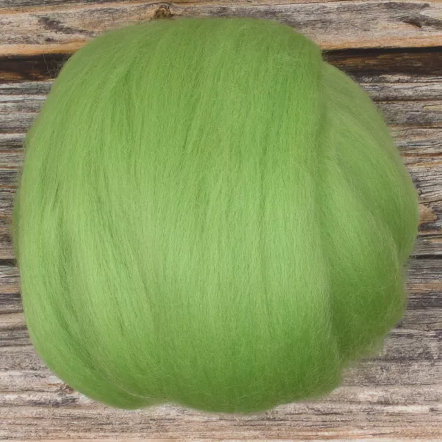 Corriedale Top (Dyed Leaf) 100g Wool Roving Spinning Fibre Felting Light Green