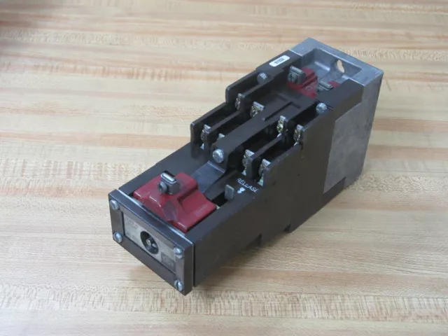 Cutler Hammer D26MR802 Type M Latched Relay Series A3