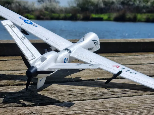 Giocattolo Bambini RC Jet Plane Aliante Elicottero Aereo Drone Modello EASY Fly 3CH RC UK