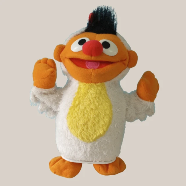SESAME STREET CHICKEN Dance Ernie from 2003 RARE Works Perfect! 27.99