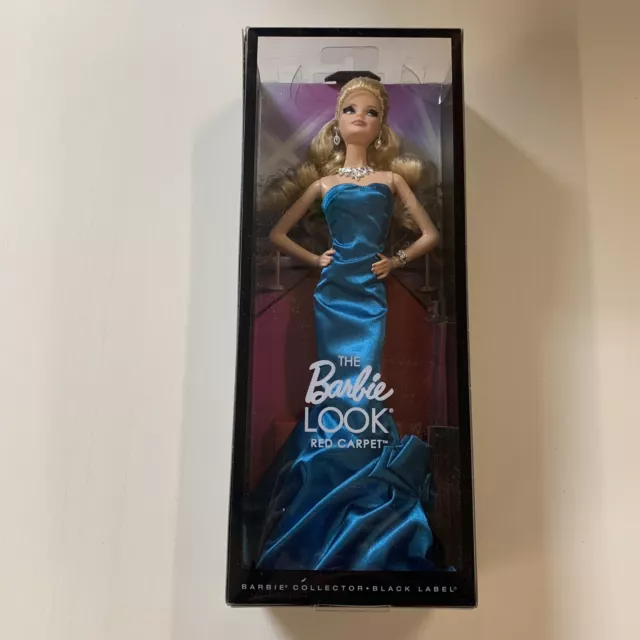 The barbie Look Red Carpet 2013 Mattel BJV54 Doll Blue Dress Necklace NRFB