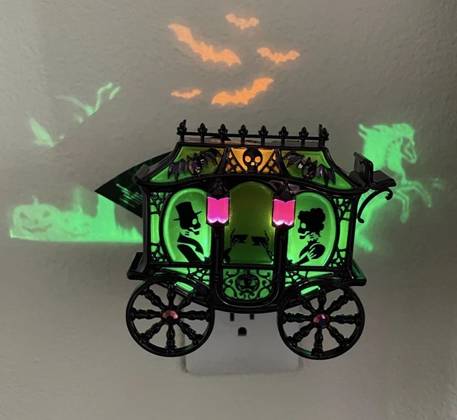 BATH AND BODY Works CREEPY CARRIAGE 2023 Halloween Light Up Wallflower