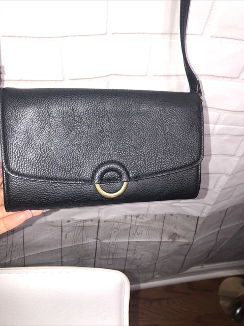 Universal Thread Crossbody Purse Wristlet Bag Black Faux Leather Simple Classy