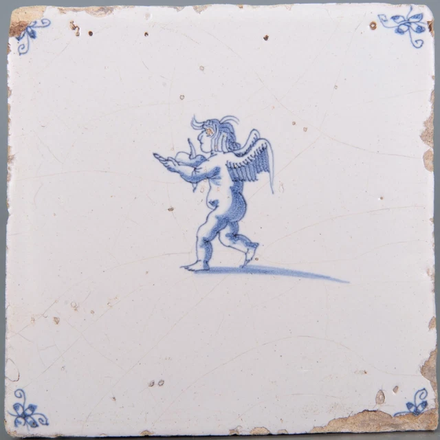 Nice Dutch Delft Blue tile, Angel / Amor, late 17th century.