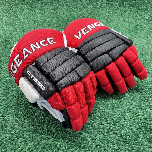 Fischer CT850 Hockey Glove 11" Youth Kids Black Red NEW Fischer CT850 Hockey Glove 11" Youth Kids Black Red NEW