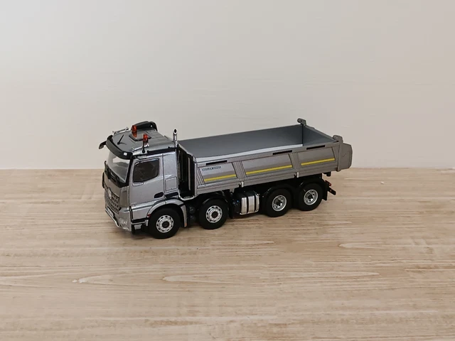 Camion miniature MERCEDES par CONRAD | Collect World