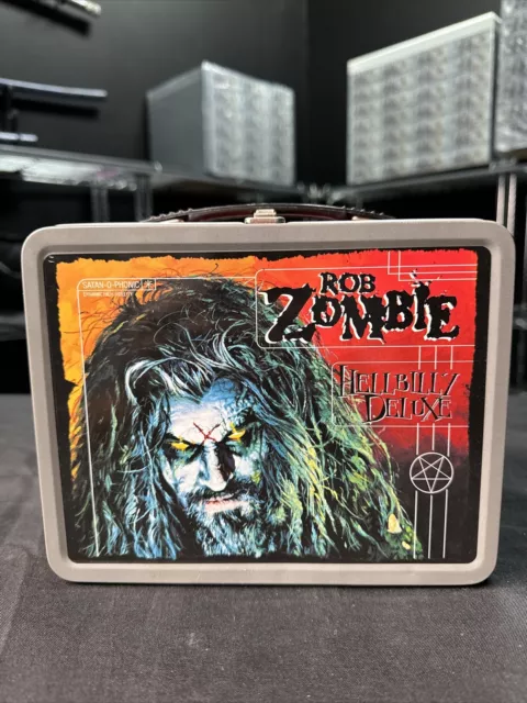 https://www.picclickimg.com/V88AAOSwwRNlc8v1/Rob-Zombie-Hellbilly-Deluxe-Metal-Lunch-Box-with.webp