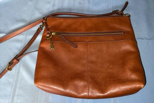Fossil Fiona Cowhide Leather Saddle Large Brown Crossbody Purse Bag