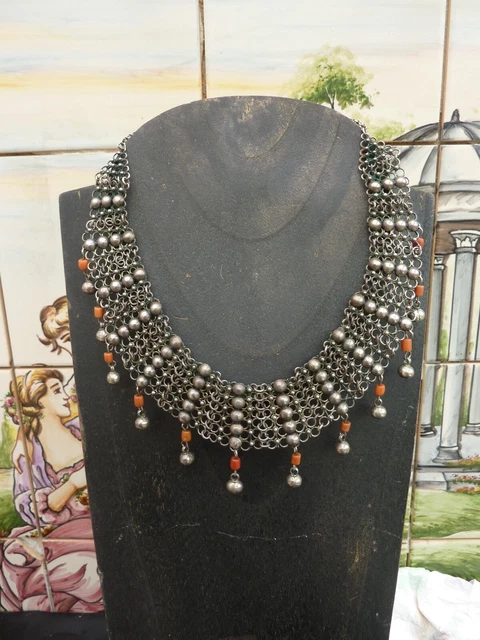 Collier Plastron Ancien Ethnique D'Afrique Du Nord - Corail Et Argent, Pendentif Breloque En Ambre