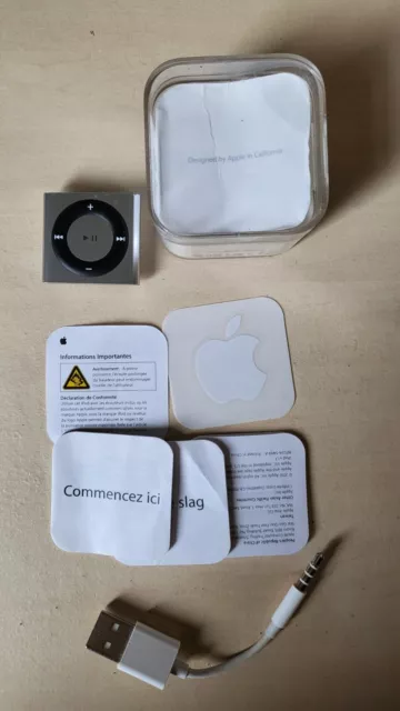 Apple gris iPod Shuffle 4ème Génération 2 Go - SILVER modèle A1373