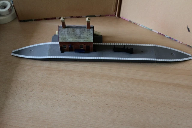 Hornby R334 00 Gauge Station Over Roof Kit