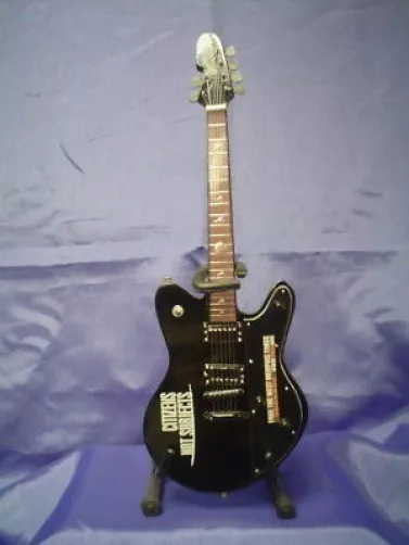 Miniature Guitar (24cm Tall) : THE CURE ROBERT SMITH SCHECTER