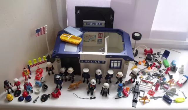 Playmobile carry-along Police Station 12+ police, dog, emergency & accessories