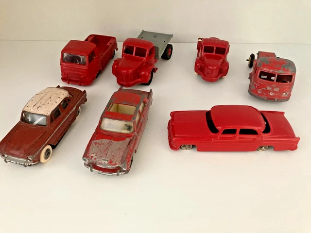 Lot De 14 Voitures Miniatures Dinky Toys à Rénover - Échelle 1:43