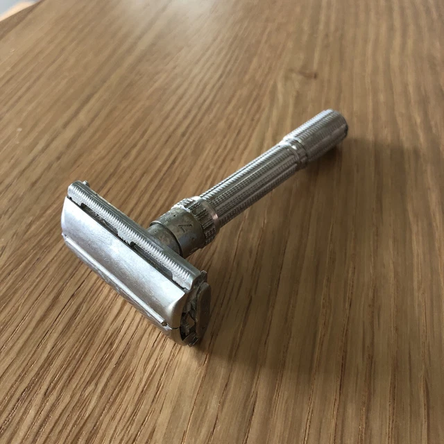 Vintage 1965 K2 Gillette Slim Adjustable 1-9 DE Safety Razor