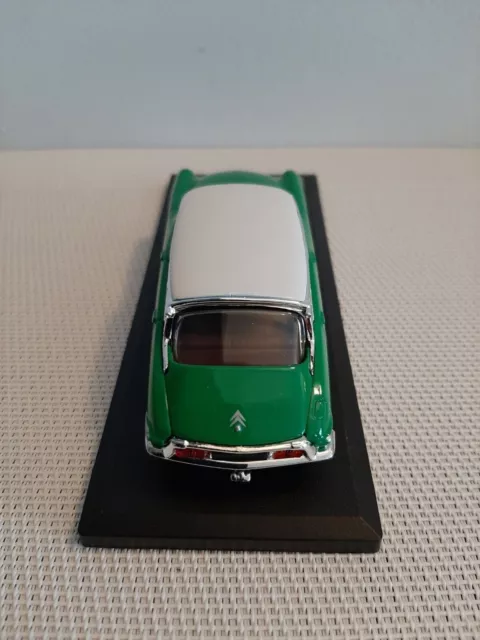 Voiture Citroën DS 19 1956 -  échelle1/43 - blanc/vert - Solido 5