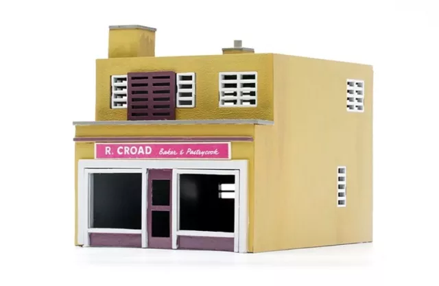 Dapol C031  Modern Shop And Flat 00 Oo Gauge Scale  Model Railway Kit