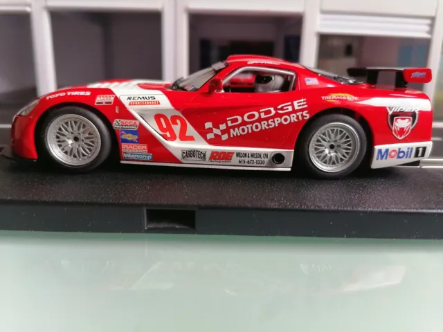 scalextric rare Dodge Viper avec lumières Excellent État.