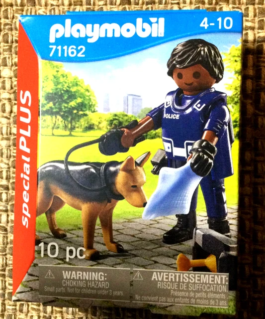POLICEMAN WITH GERMAN SHEPHERD DOG,Playmobil 71162,NEW IN BOX