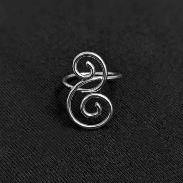 Vintage Unsigned AVON 1977 Spun Swirls Ring Silver Tone SZ 6 VTG Costume Jewelry