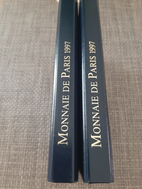 pièces 2 coffret monnaies BE 1997 avec 3 et 4 plis.